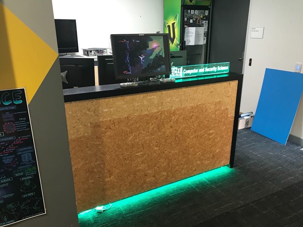 Old Helpdesk without a facade